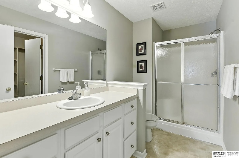 Building Photo - 16125 Timberline Dr