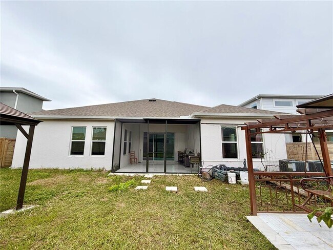 Building Photo - 19153 Planetree St