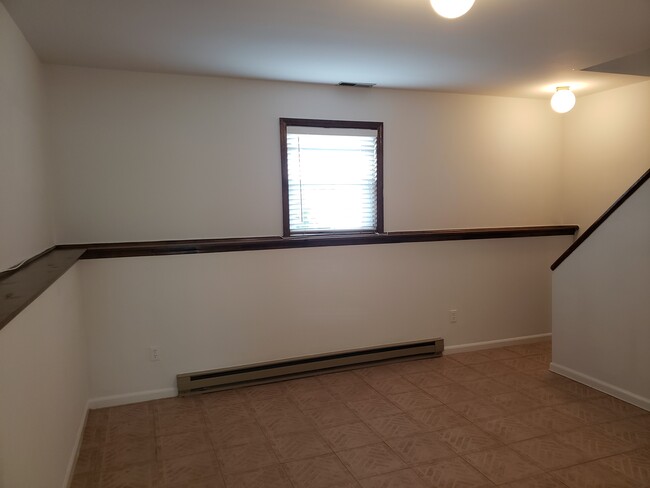 Large lower level play/work out/office area - 375 Hope St