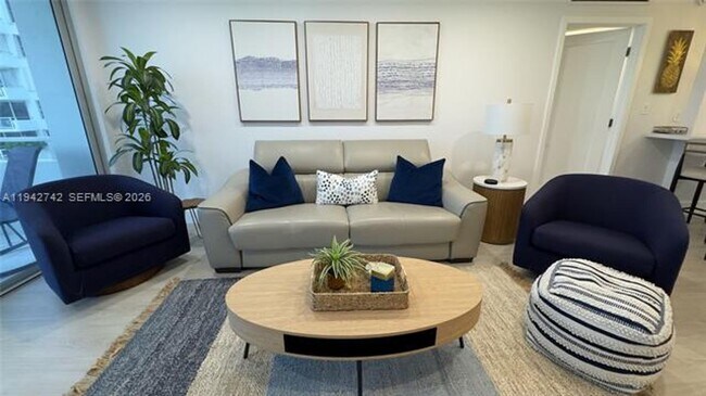 Building Photo - 5161 Collins Ave