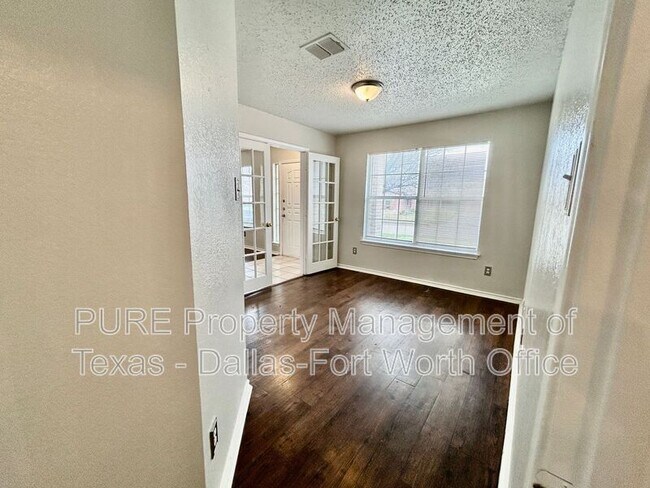 Building Photo - 2303 Bantry Ln