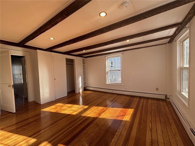 Building Photo - 712 Hope St