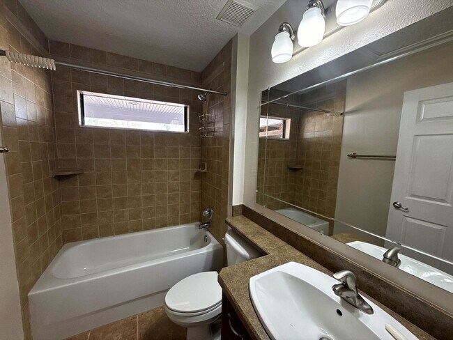 Building Photo - Stunning 2-bedroom, 2-bathroom home with large fenced in back yard.