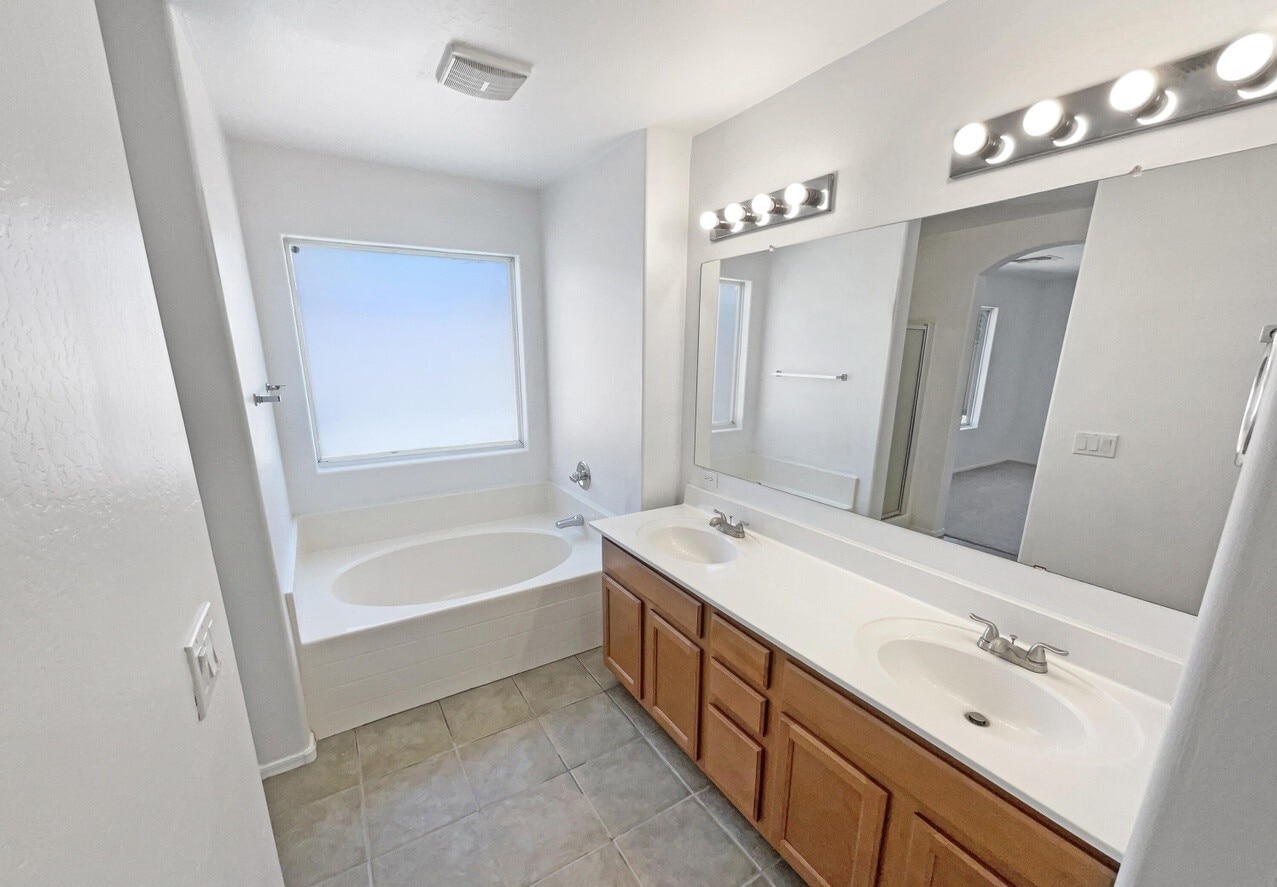Master Bath - 15298 W Adams St