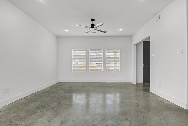 Building Photo - 3004 Alpha Wolf Ct