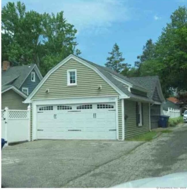 Building Photo - 1350 Brooklawn Ave