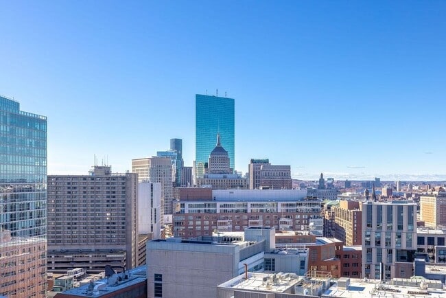 Building Photo - 55 Lagrange St