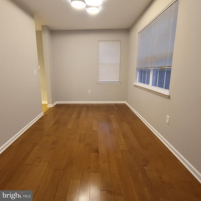 Building Photo - 3 Carey St