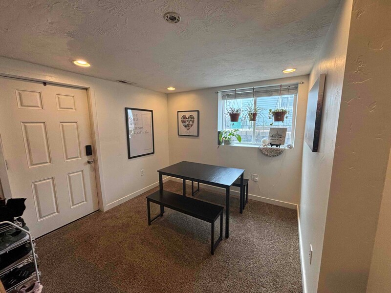 Building Photo - 1251 E 460 S St