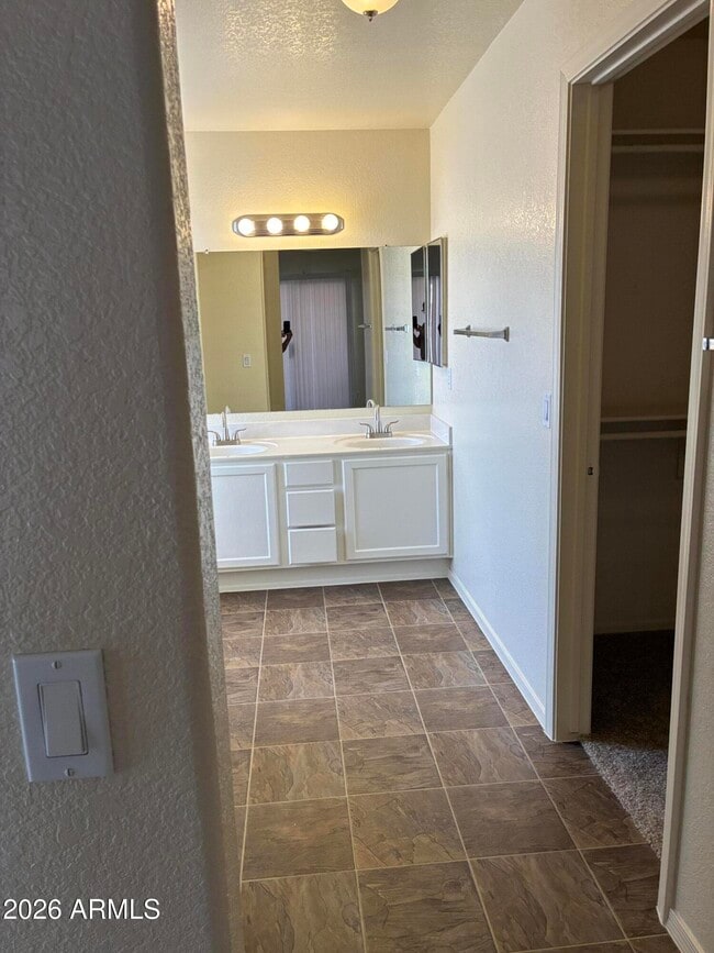 Building Photo - 2599 W Orchid Ln