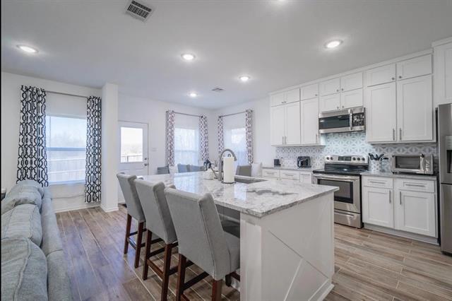 Building Photo - 1101 Riverstone Trl