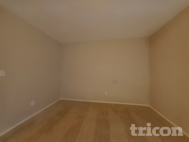 Building Photo - 18965 E 47th Ave