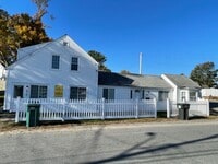 Building Photo - Hyannis 1 bedroom