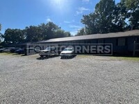 Building Photo - Lovely 2 Bedroom 1 Bath Apartment