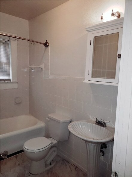 Building Photo - 5813 Llano Ave