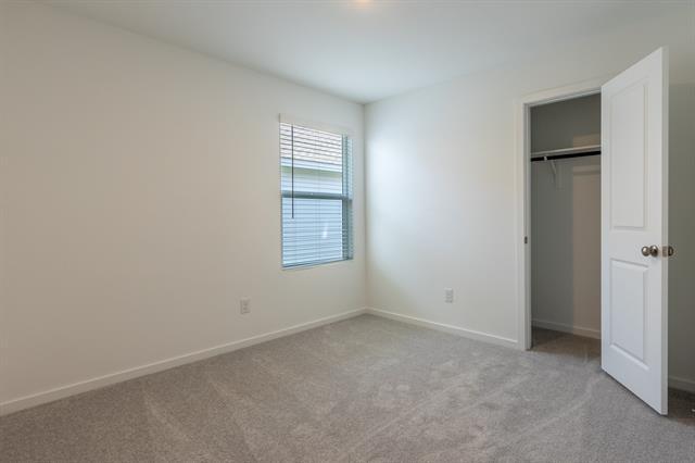 Building Photo - 221 Poplar Pl
