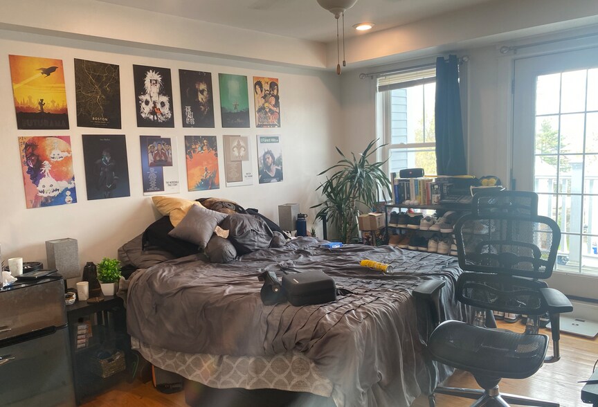 Building Photo - 14 Fern St