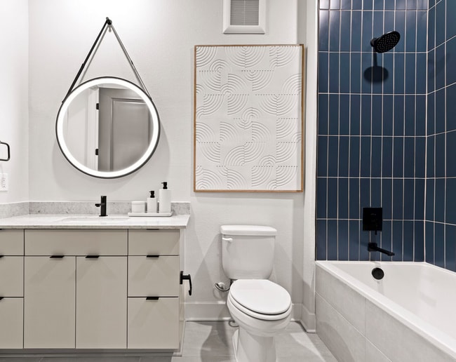 Building Photo - 239 W 9th St