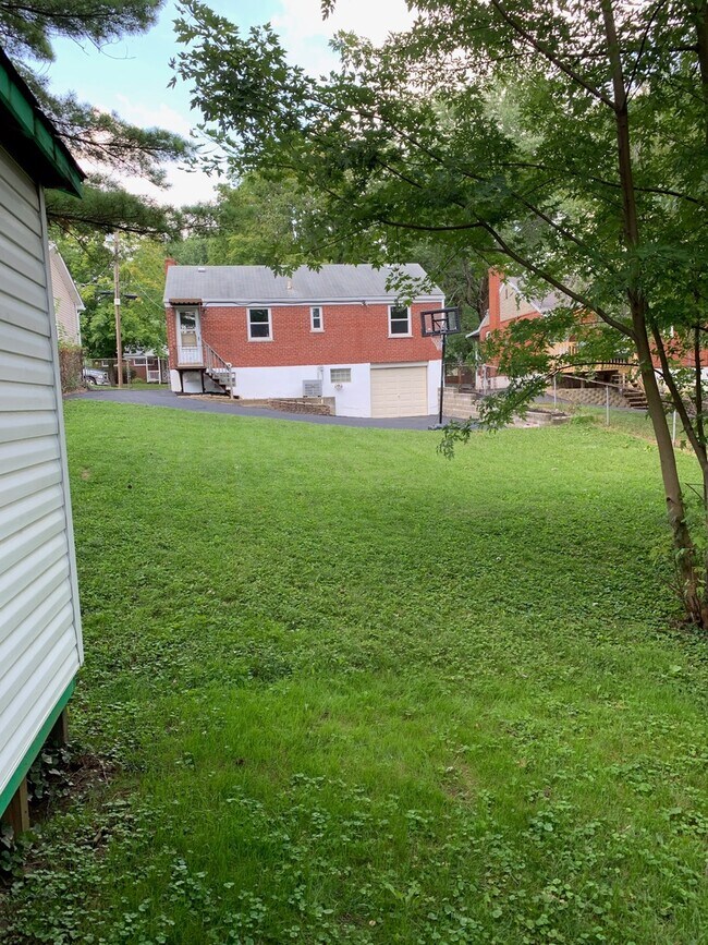 Building Photo - 2180 Townhill Rd