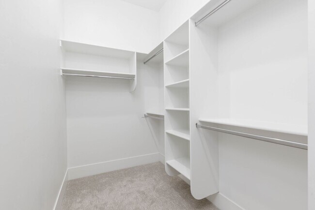 Building Photo - Gorgeous single story with RV Garage in Majestic Fields