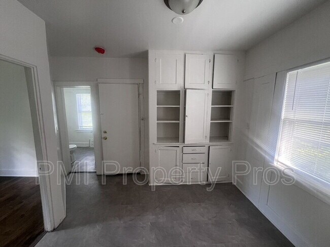 Building Photo - 3138 N 11th St