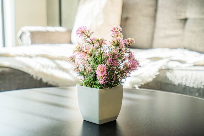 Building Photo - 333 E Roosevelt St