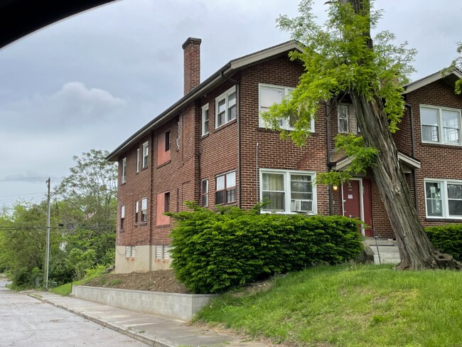 Building Photo - 300 Oxford Ave