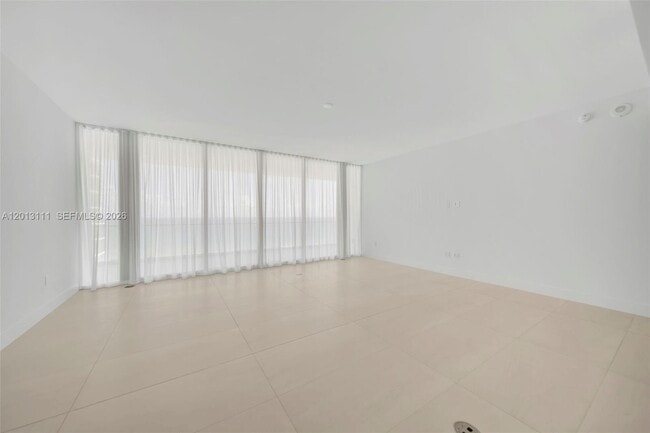 Building Photo - 153 N Seabreeze Blvd