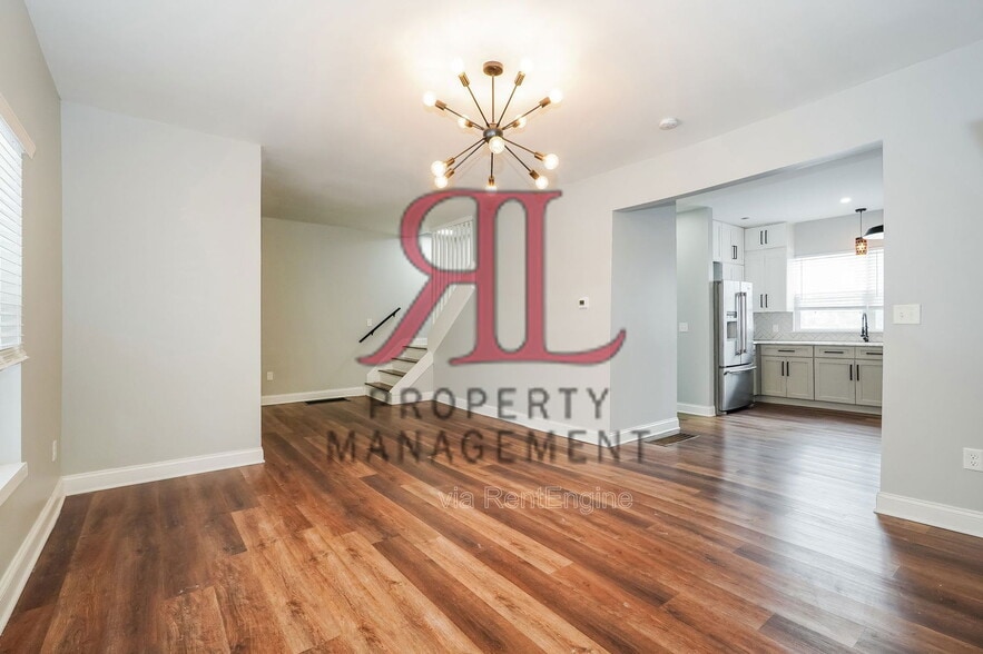 Building Photo - 858 S Ohio Ave