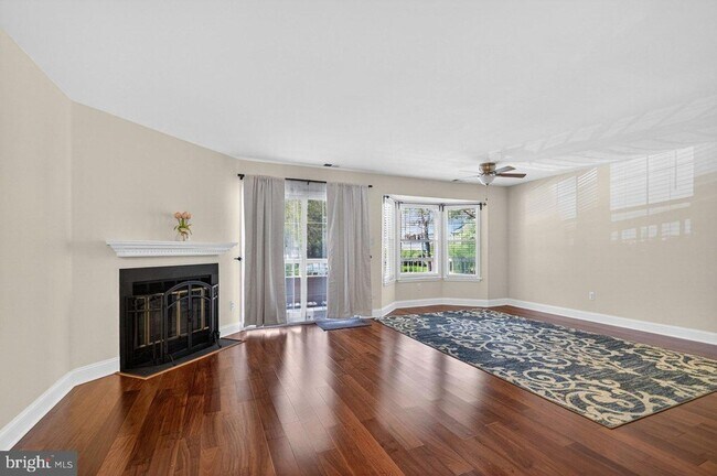 Building Photo - 119 Commonwealth Ct