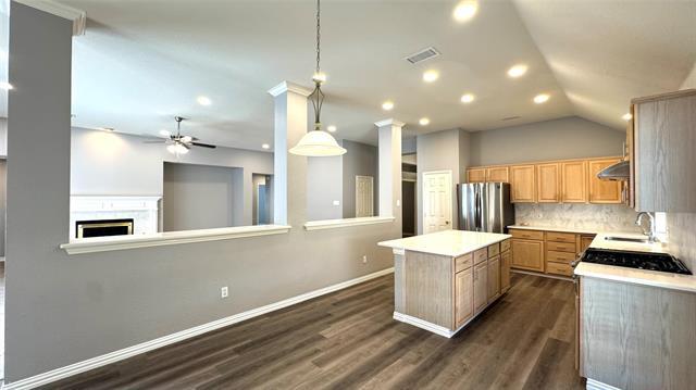 Building Photo - 3010 Bluewood Dr