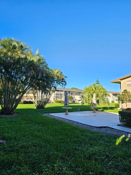 Building Photo - 114 Norwich E