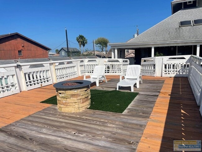 Building Photo - 921 Bass Ave