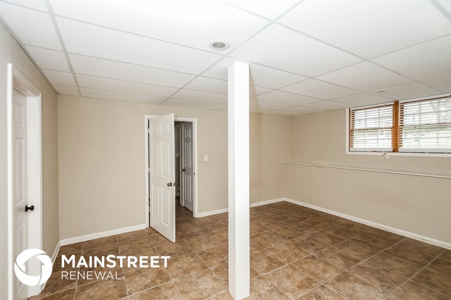 Building Photo - 304 Maplelake Dr