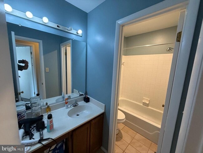 Building Photo - 8204 Tall Trees Ct