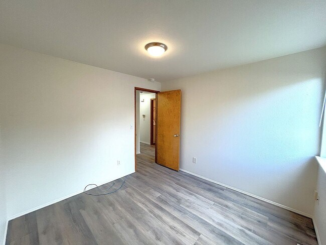 Building Photo - 3 bedroom Rambler in Browns point
