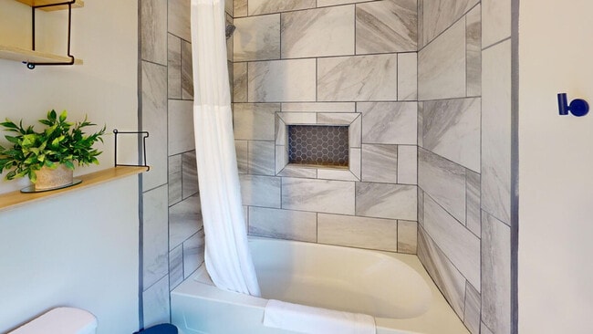 Building Photo - 2431 Weatherford Ct