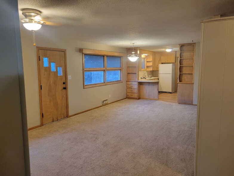 Building Photo - 108 Laurel Ct