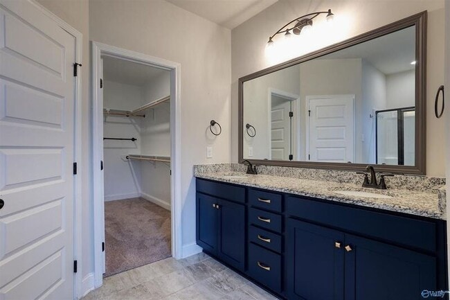 Building Photo - 12786 Juniors Dr