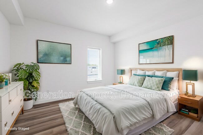 Building Photo - 901 E Main St