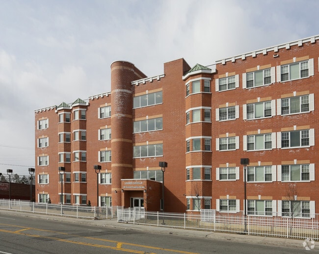 Linden Knolls 261 S Franklin St Hempstead NY 11550 Apartment Finder