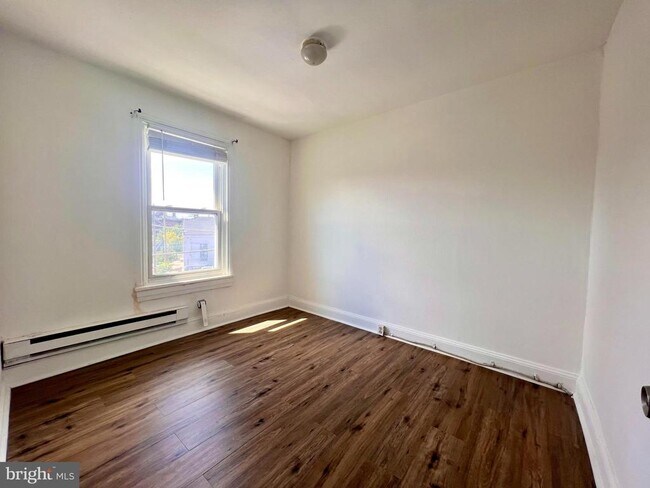 Building Photo - 1249 Shackamaxon St