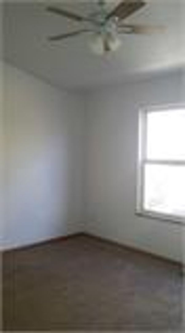 Building Photo - 1216 Mountview Dr
