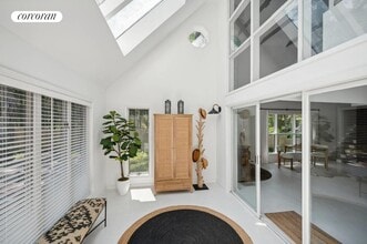 Building Photo - 201 Cove Hollow Rd