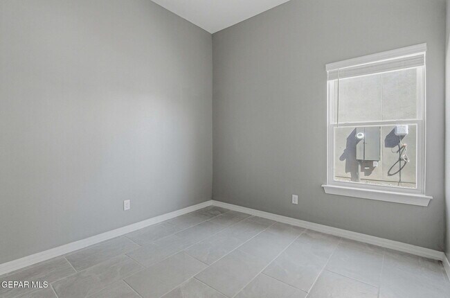 Building Photo - 941 Gulf Streams Ave