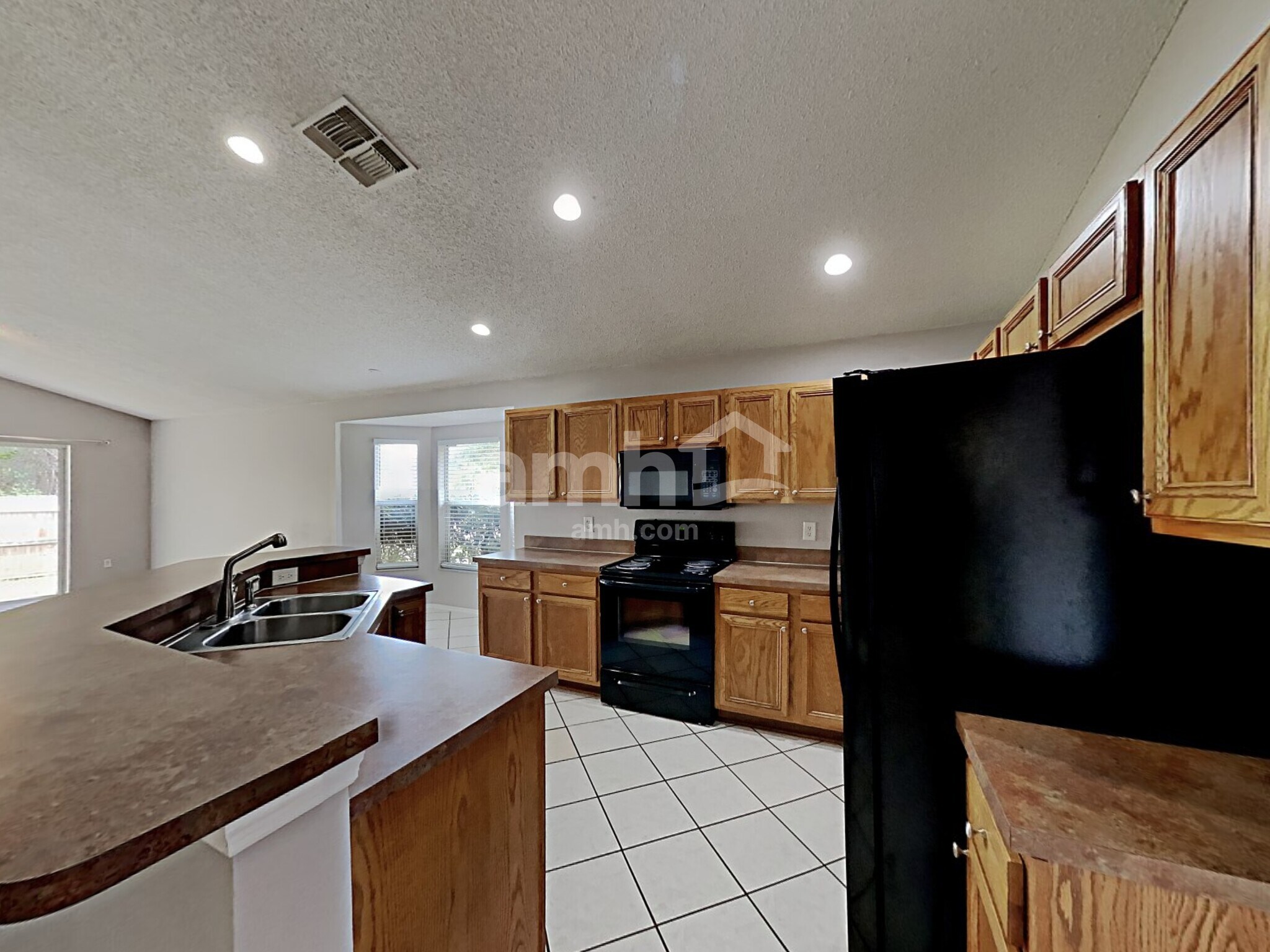 Building Photo - 503 Tree Shore Dr