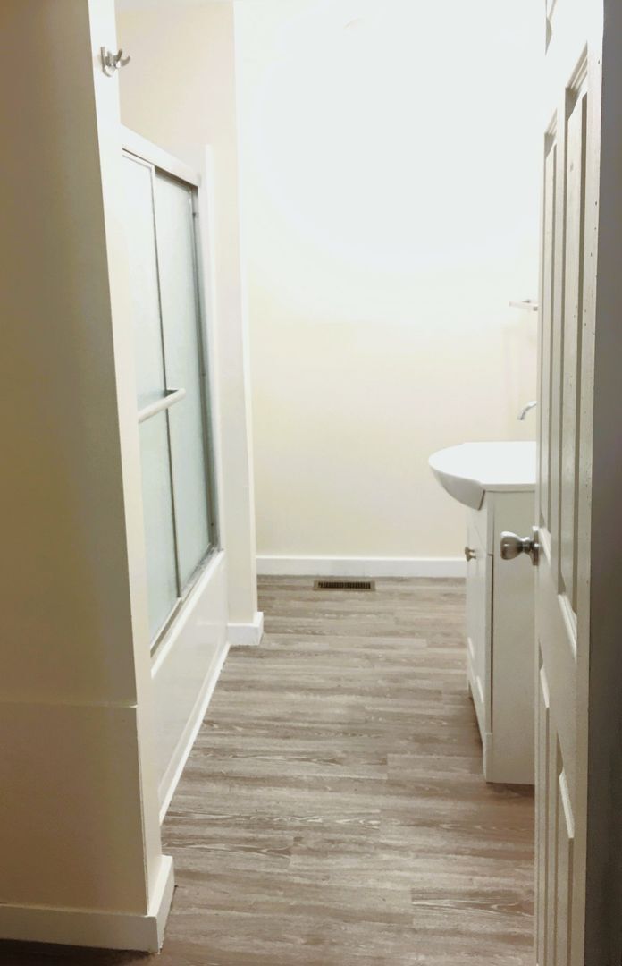 Building Photo - 605 21st St