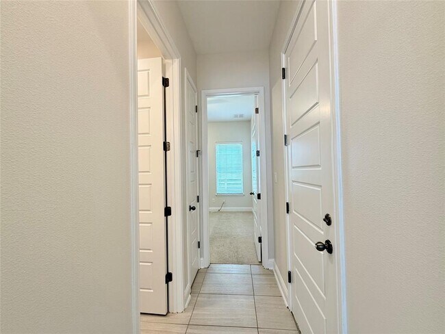 Building Photo - 10911 Hidden Caves Way