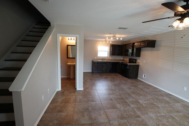 Building Photo - Coming Soon! 1 Bedroom 1.5 Bath Townhome f...