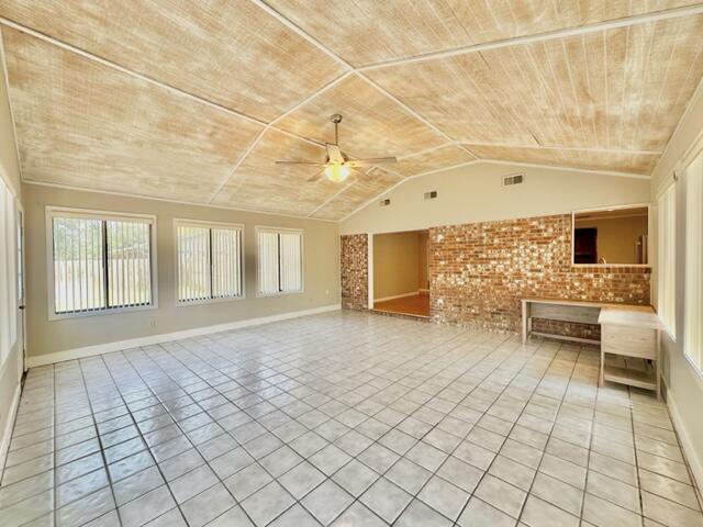 Building Photo - 627 Sea View Dr